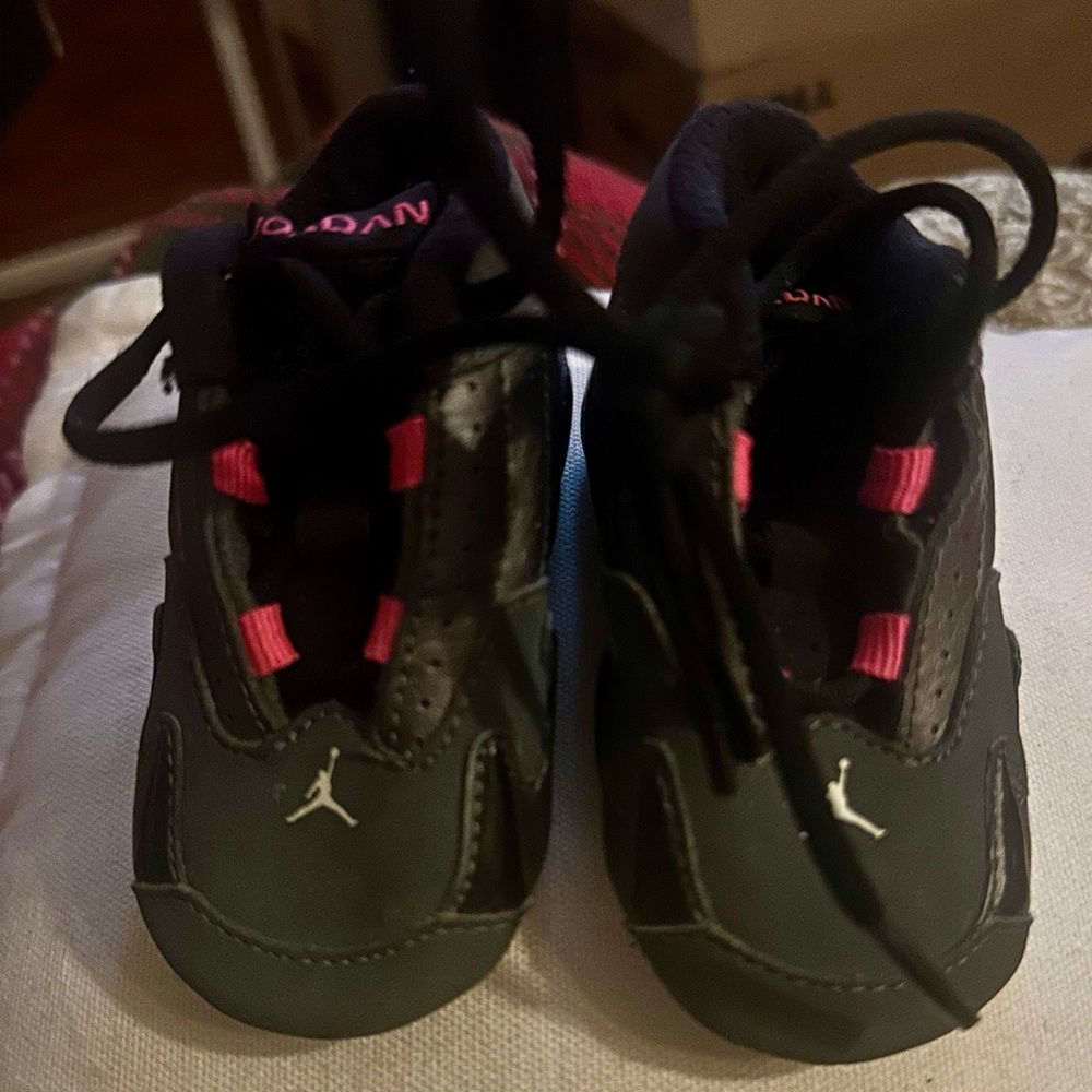This item has been previously worn; however, it is in excellent condition.
